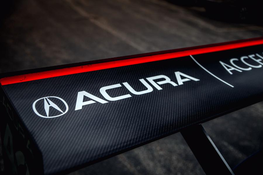 Логотип Acura TLX GT Race Car 2017 года  (фото 3 из 7)